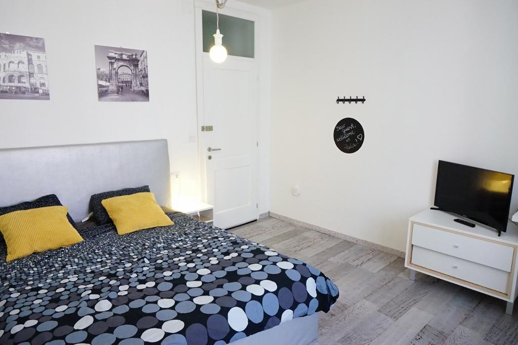 Hostel Ljiljana พูลา ภายนอก รูปภาพ