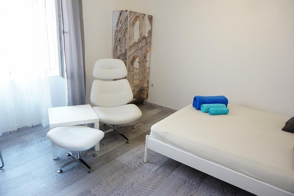 Hostel Ljiljana พูลา ภายนอก รูปภาพ