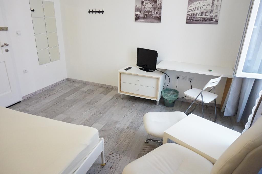 Hostel Ljiljana พูลา ภายนอก รูปภาพ