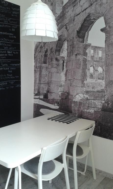 Hostel Ljiljana พูลา ภายนอก รูปภาพ